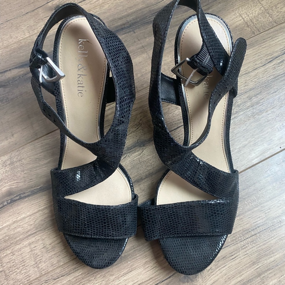 Kelly & Katie Black Strappy Sandals